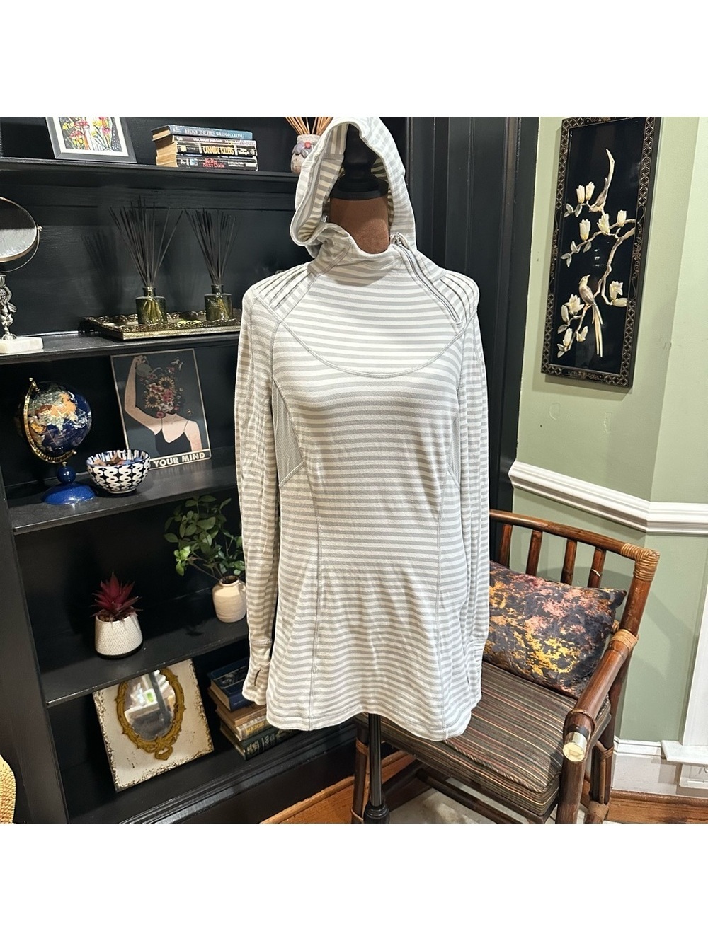 Lululemon Run: Back On Track Pullover – Size 10 – Silver Spoon Stripe